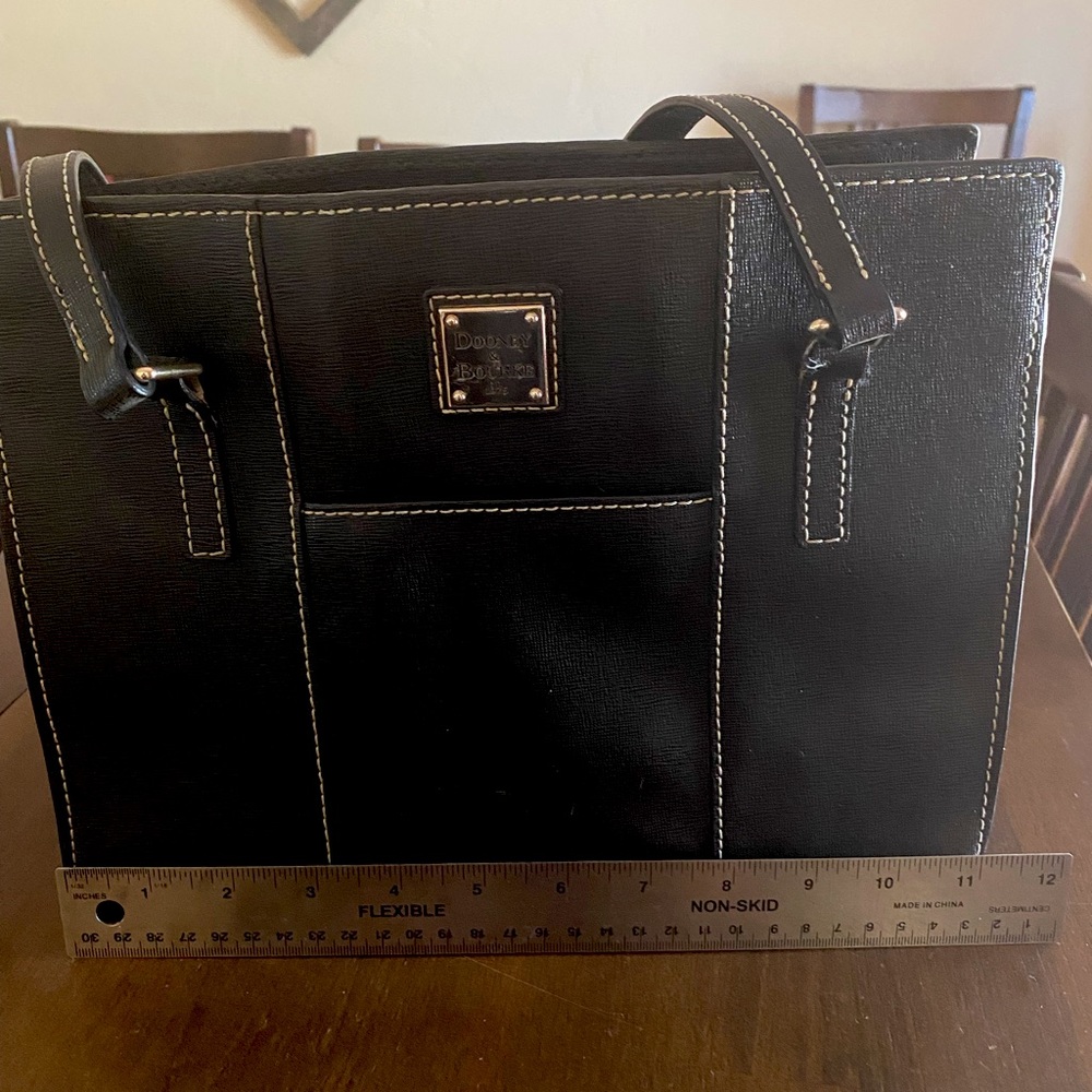 Dooney and Bourke small Lexington shopper